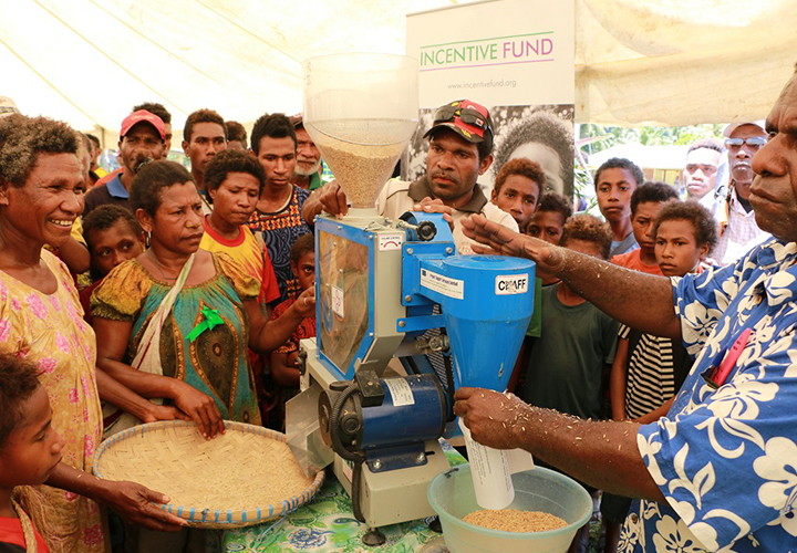 PAPUA NEW GUINEA: Solar Rice Mill Benefits Rural Women